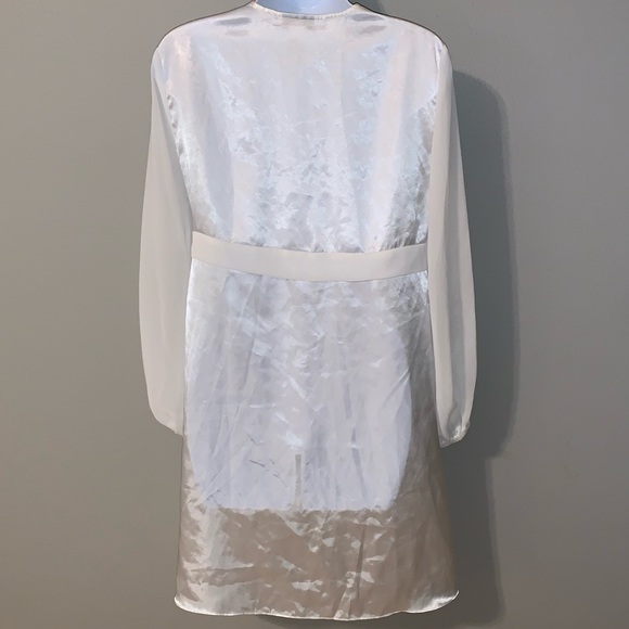 Ivory Robe Satin Small - Picture 3 of 5